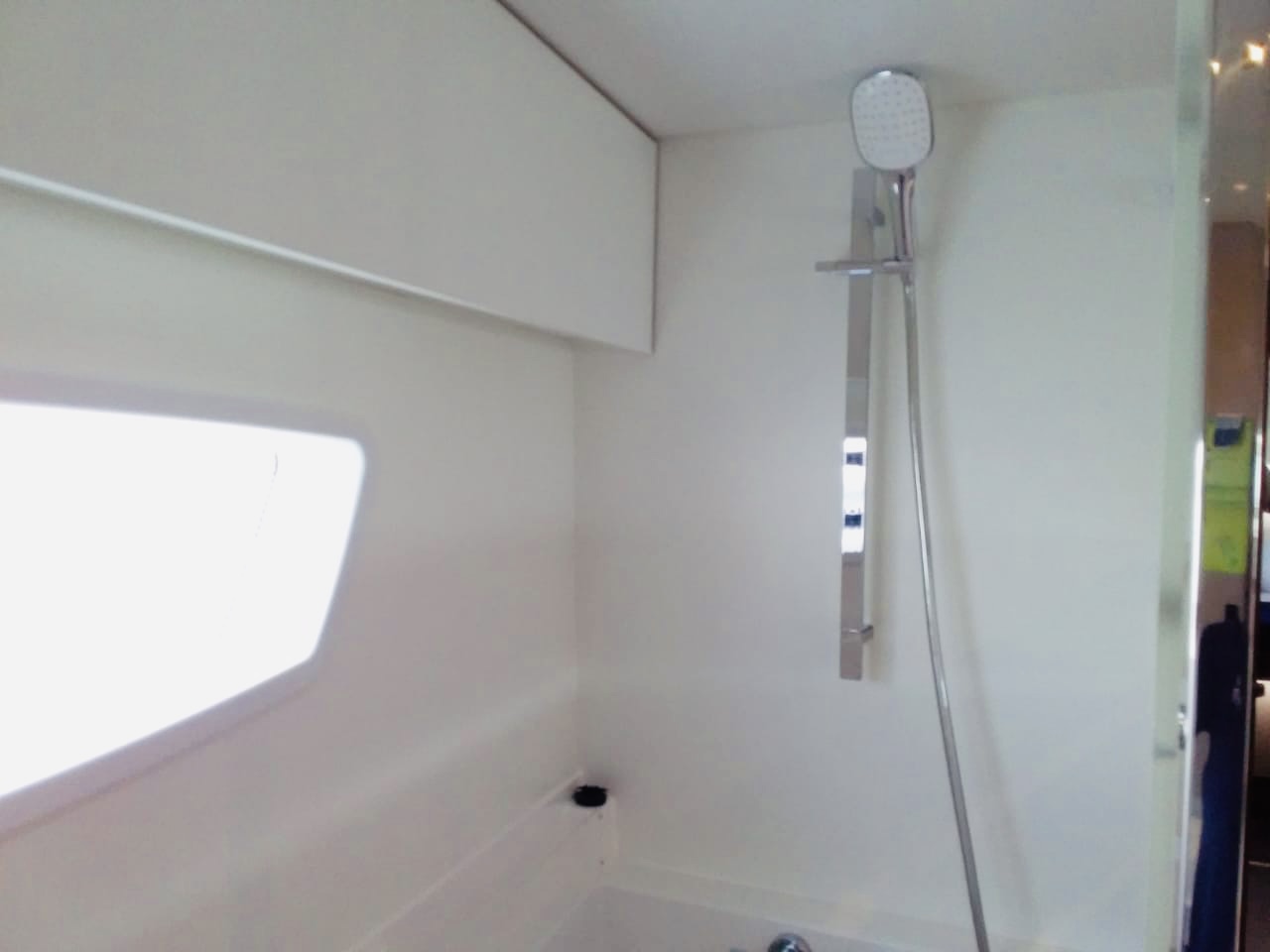 Photo #21 - Fountaine Pajot Astrea 42 Maestro (Serene Blue) en Nanny Cay - 36194
