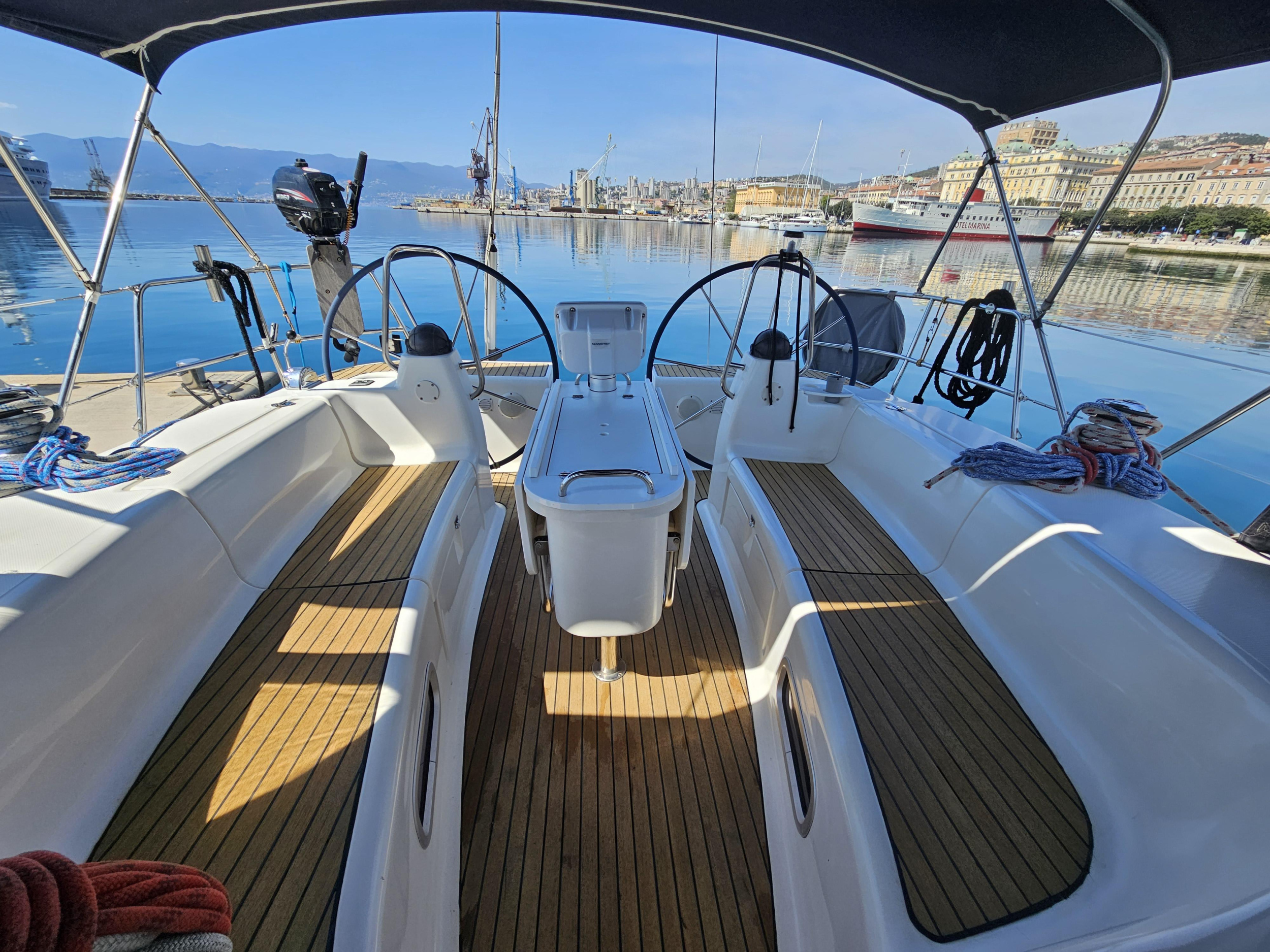 Bavaria 44 — photo 4