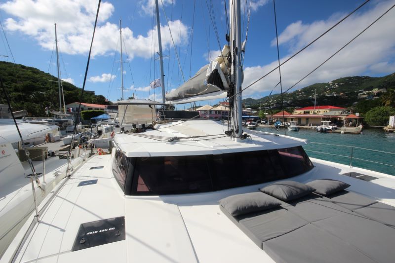Photo #3 - Fountaine Pajot Saona 47 - 5 cab. (La Belle Vie) en Nanny Cay - 36256