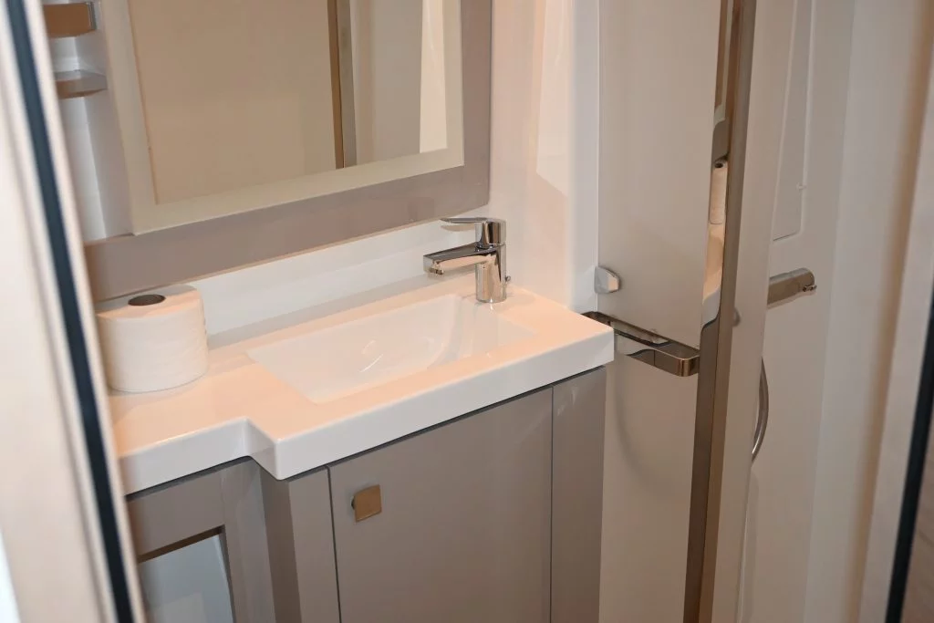 Fountaine Pajot Saona 47 - 5 cab. (La Belle Vie)  - 21