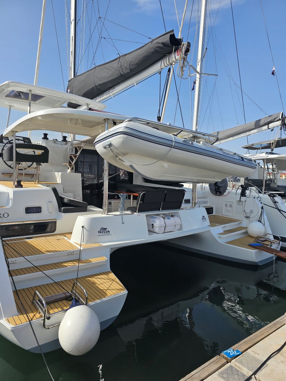 Photo #3 - Lagoon 42 - 4 + 2 cab. (Azzuro) en Biograd - 36295