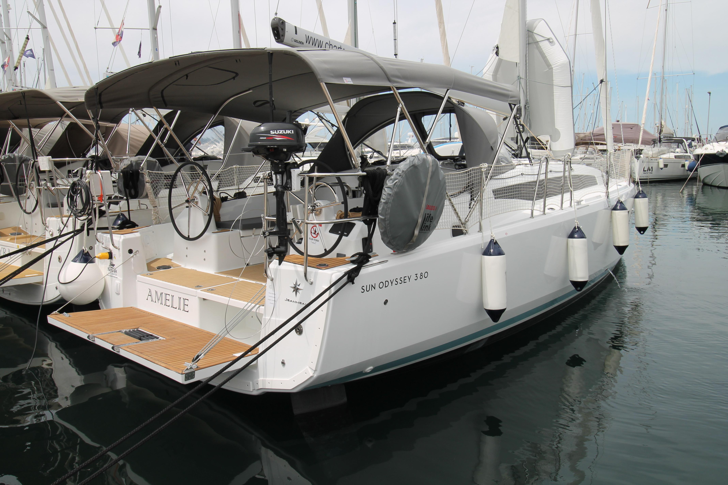 Photo #3 - Sun Odyssey 380 (Amelie) in Biograd - 36299
