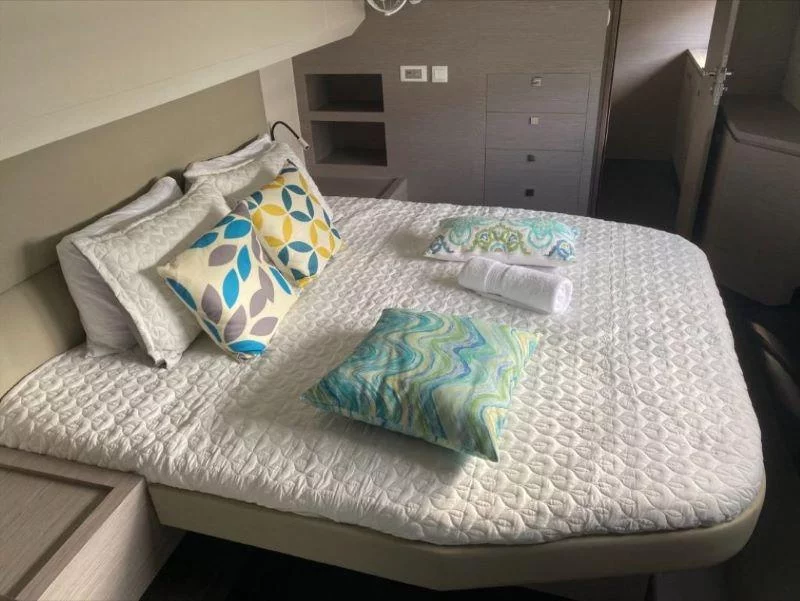 Fountaine Pajot MY6 (Happy Place)  - 13