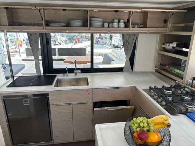 Lagoon 46 - 4 + 1 cab. — photo 17