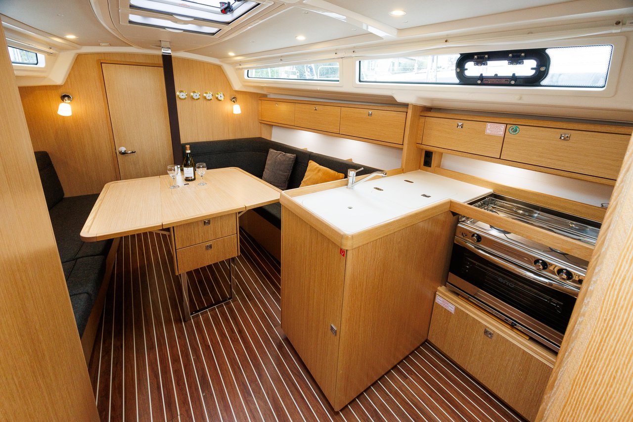 Photo #8 - Bavaria Cruiser 34 Style - 3 cab. (Roko) in Zadar - 36359