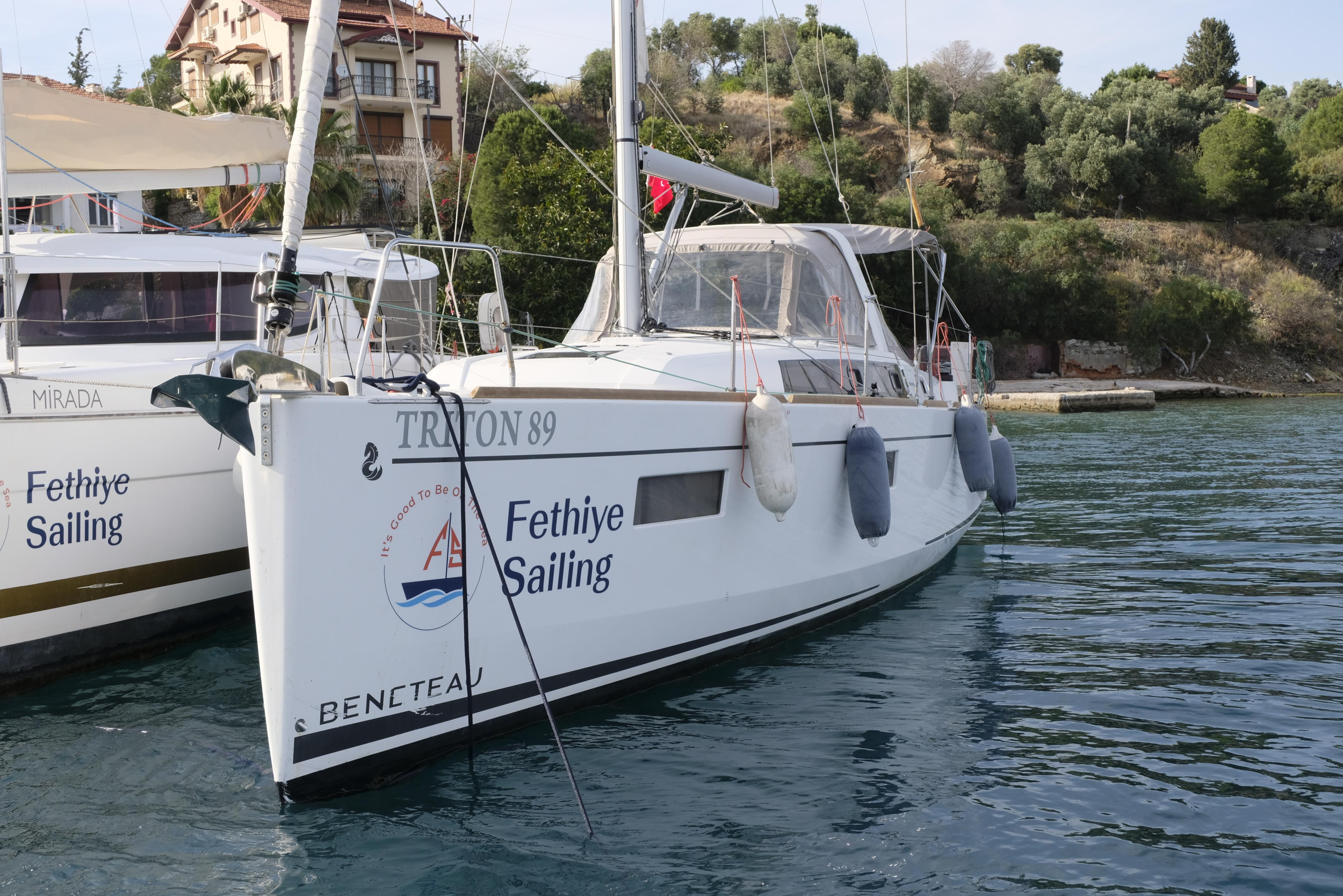 Oceanis 38.1 — photo 1