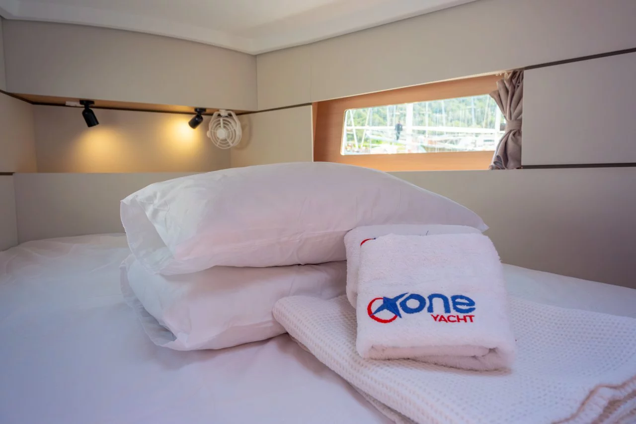 Oceanis 38.1 (Triton 89)  - 33