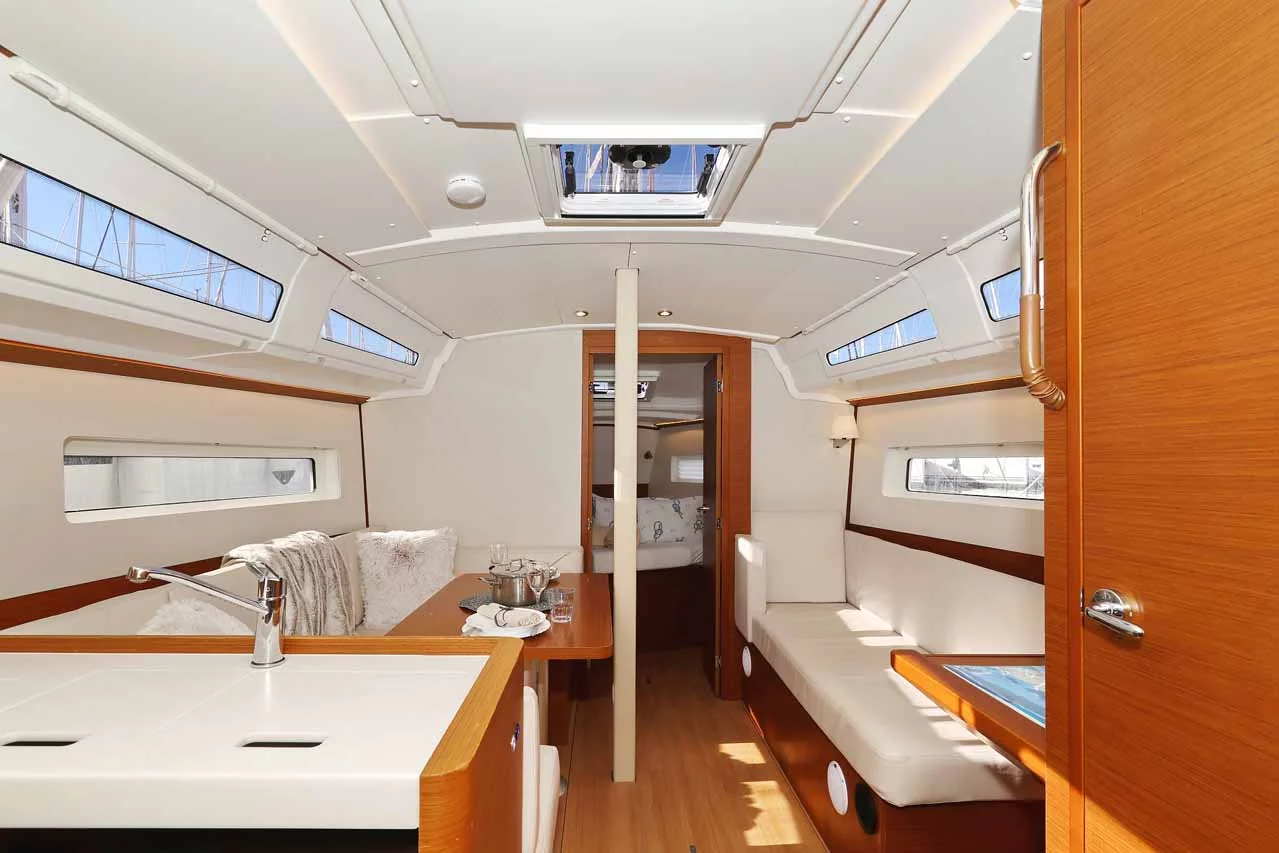 Sun Odyssey 380 Performance (Mymia)  - 9