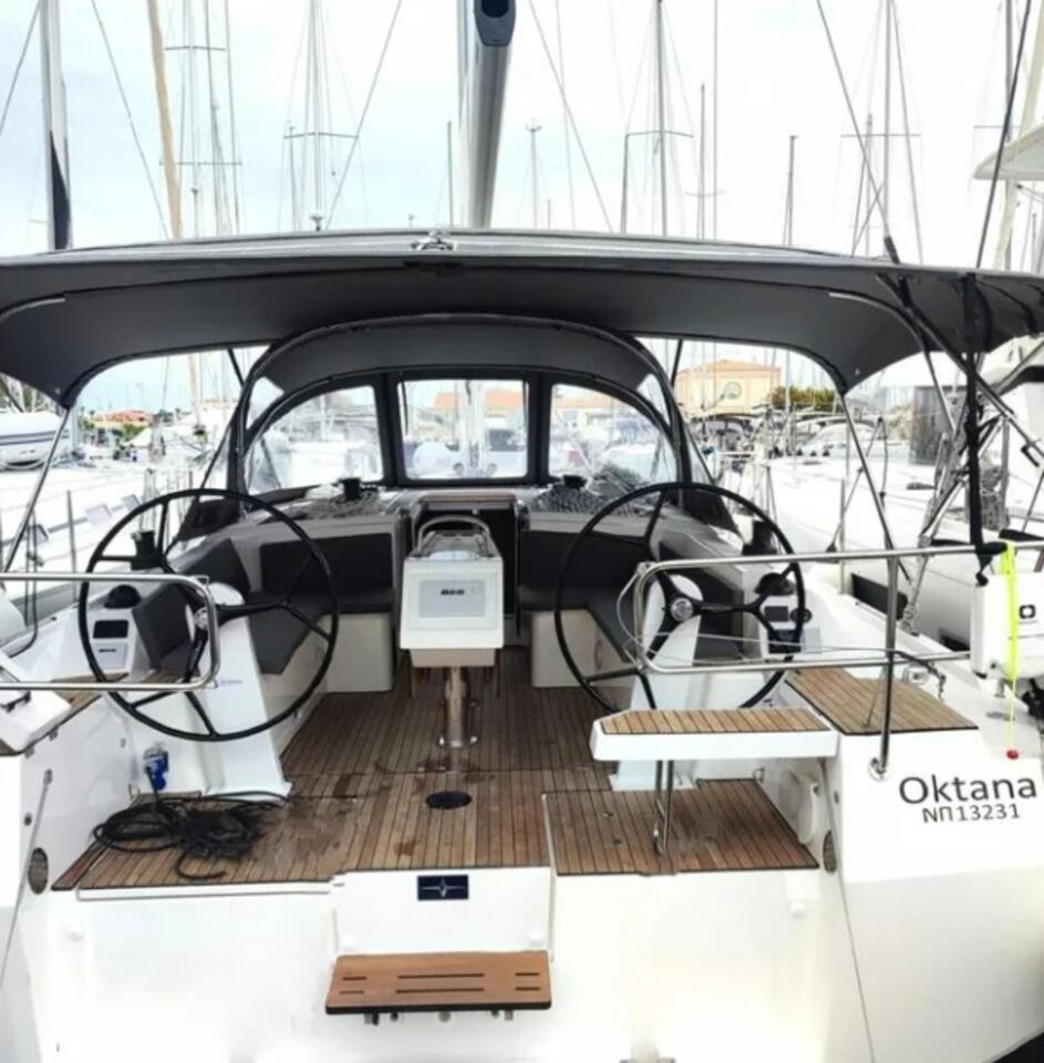 Bavaria C42 — photo 4