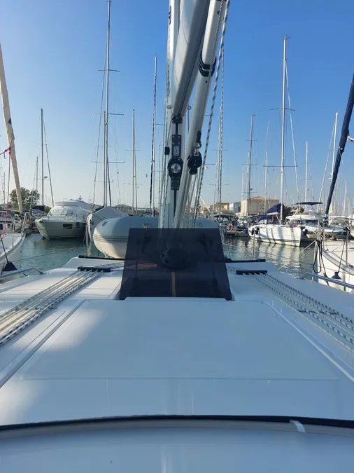 Bavaria C42 — photo 7