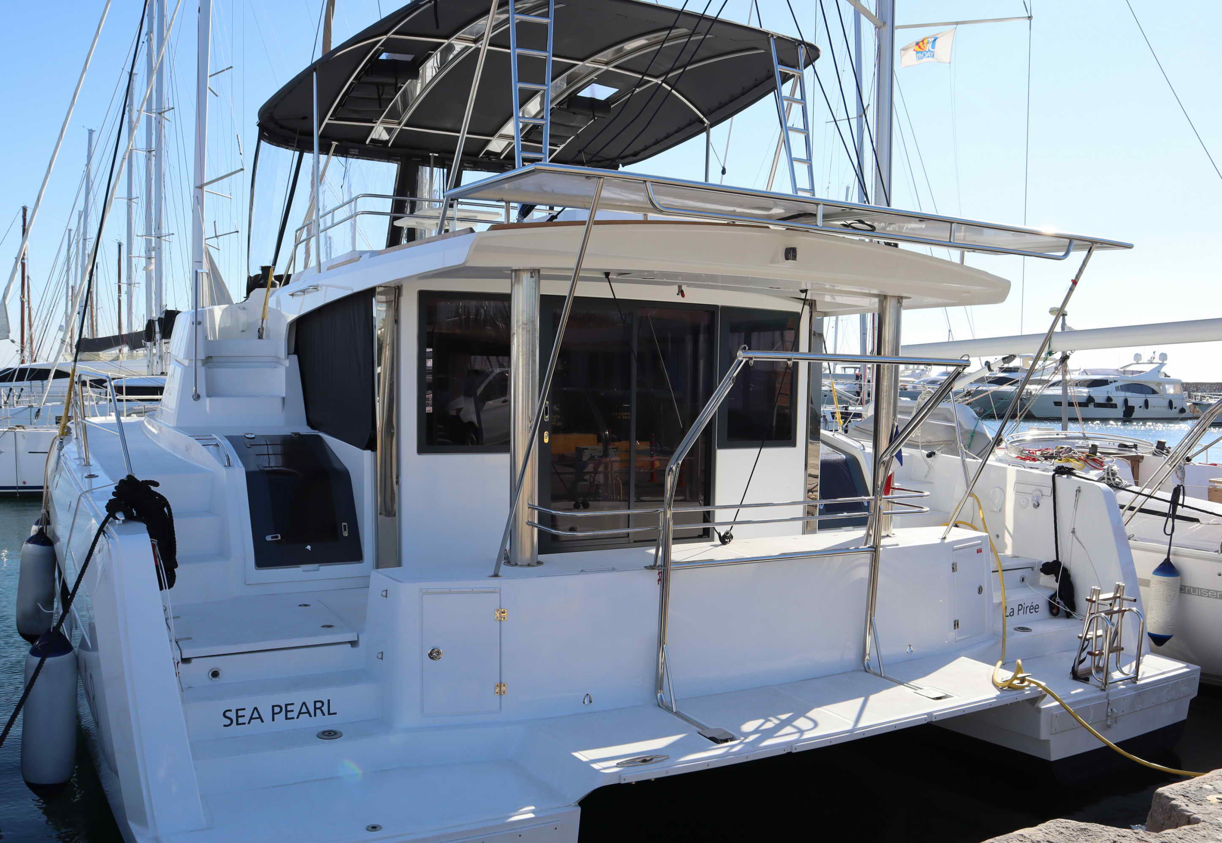 Photo #1 - Bali 4.8 - 6 cab. (PRESTIGE) en Athènes - 36383