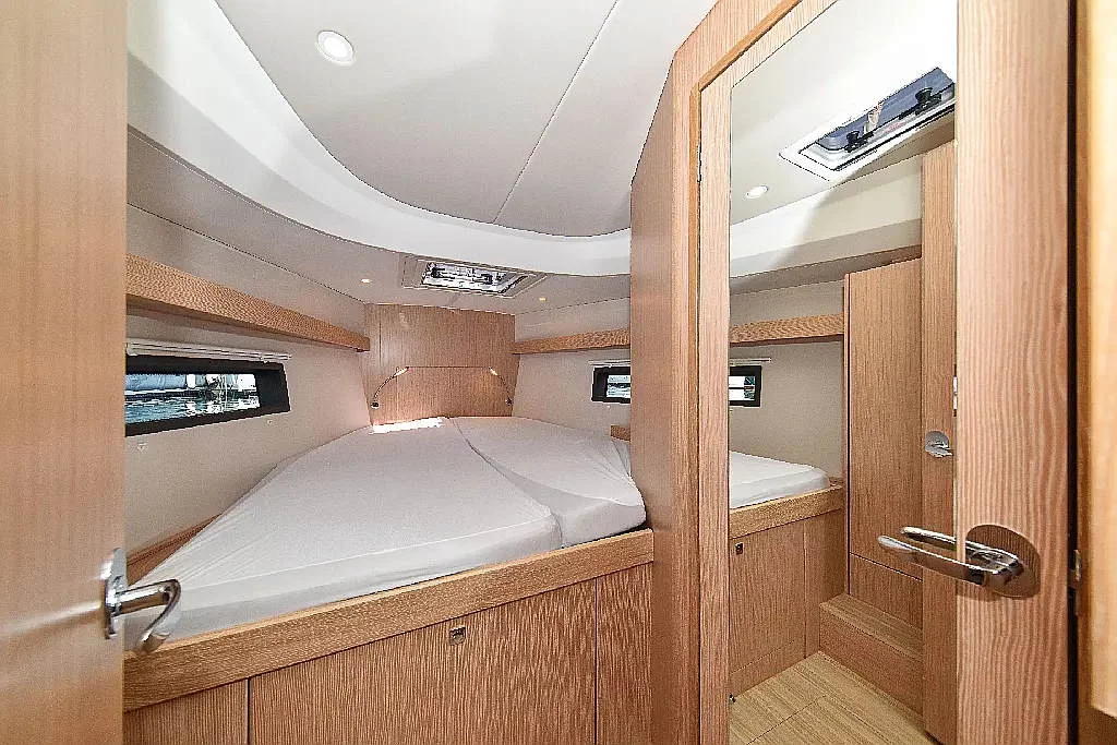 Bavaria C42 (PRESTIGE)  - 21