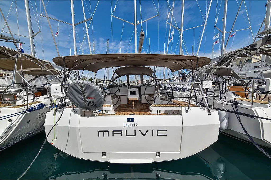 Bavaria C42 (PRESTIGE)  - 0