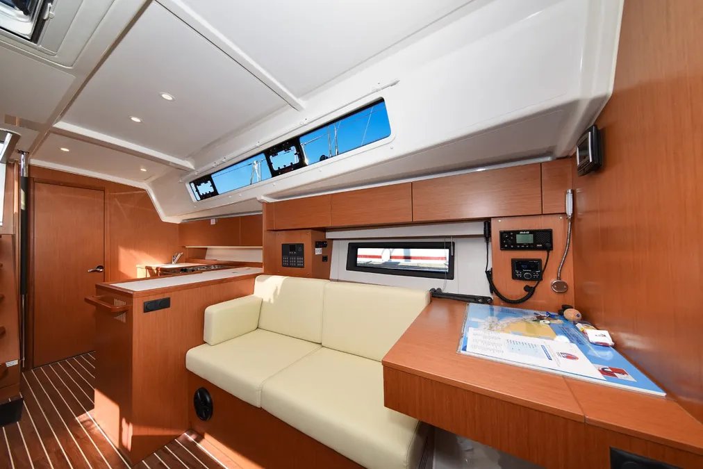 Bavaria C42 — photo 26