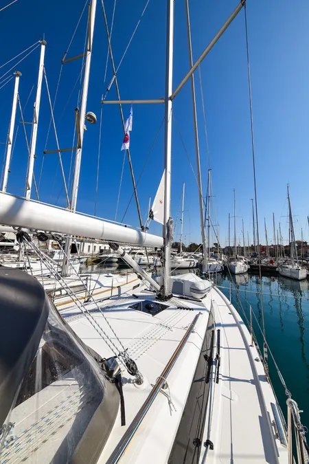 Bavaria C38 — photo 12