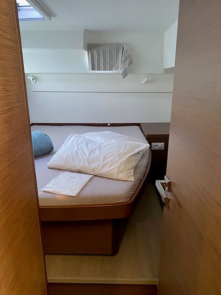Lagoon 40 - 4 + 2 cab — photo 9