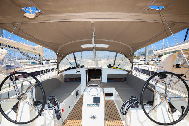 Sun Odyssey 440 - 4 cab. — photo 4