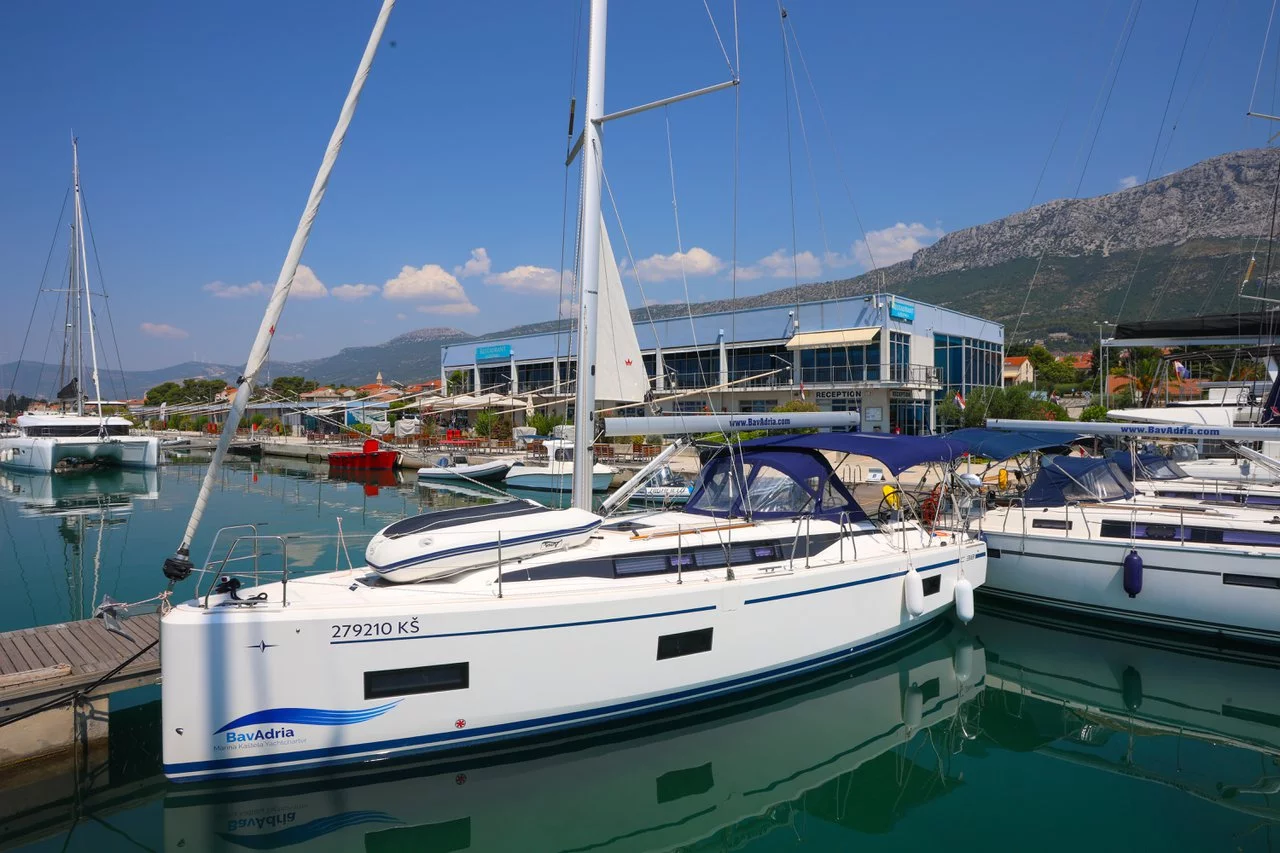 Bavaria C38 (Sobra)  - 0