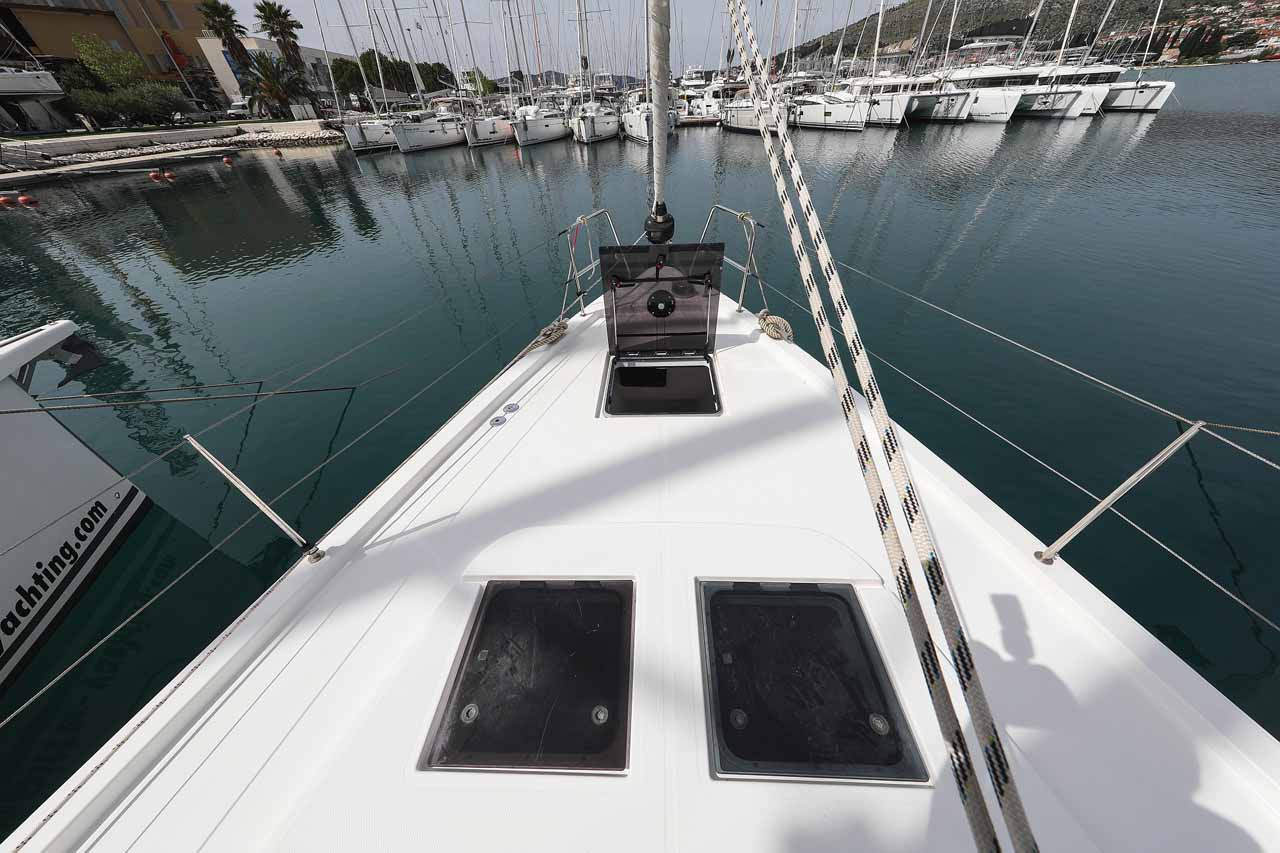 Photo #4 - Bavaria C50 Holiday - 5 + 1 cab. (Granat) en Trogir - 36408