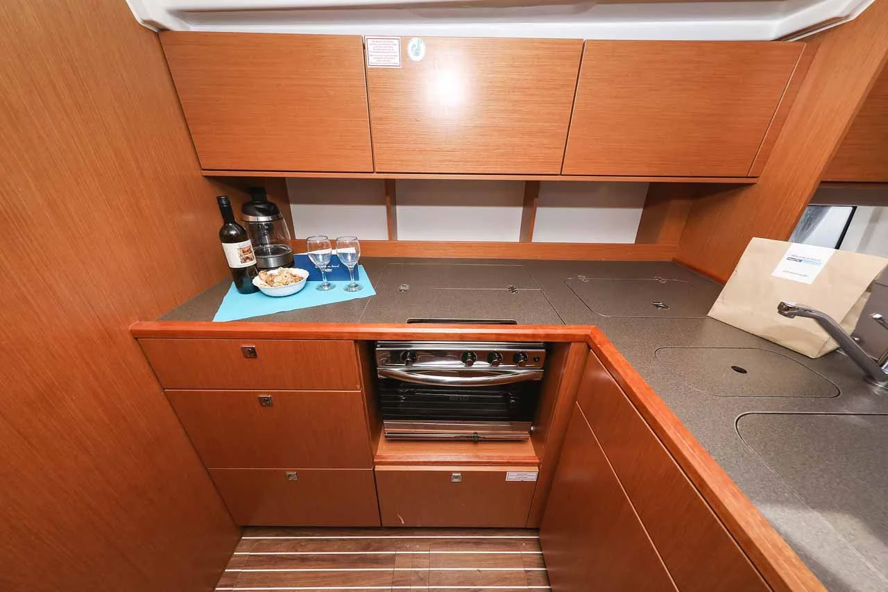 Bavaria C50 Holiday - 5 + 1 cab. (Granat)  - 16