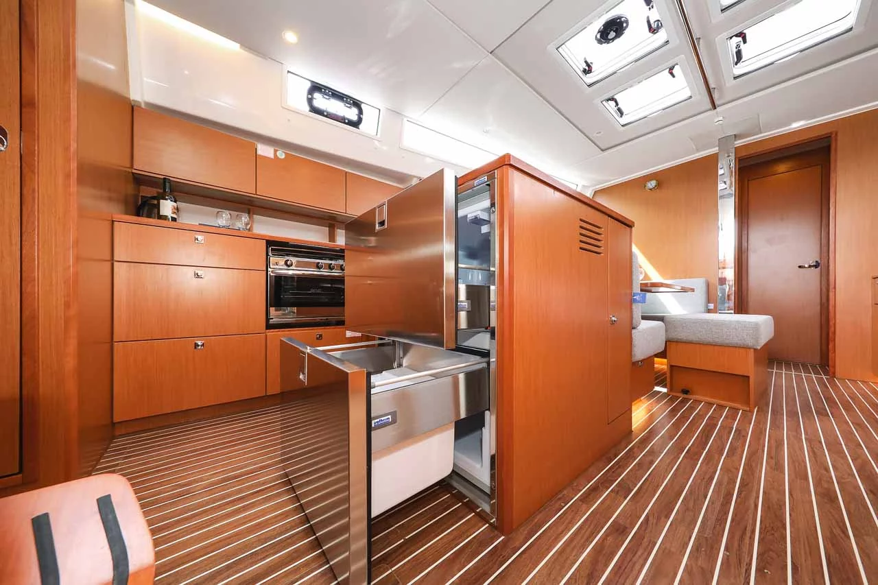 Bavaria C50 Holiday - 5 + 1 cab. (Granat)  - 18