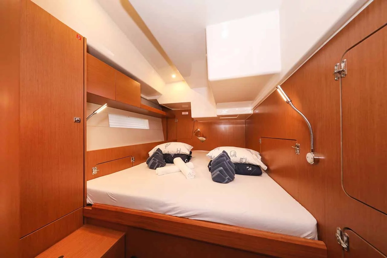 Bavaria C50 Holiday - 5 + 1 cab. (Granat)  - 24