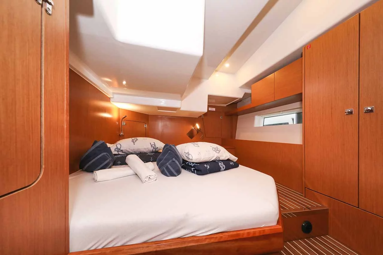 Bavaria C50 Holiday - 5 + 1 cab. (Granat)  - 26