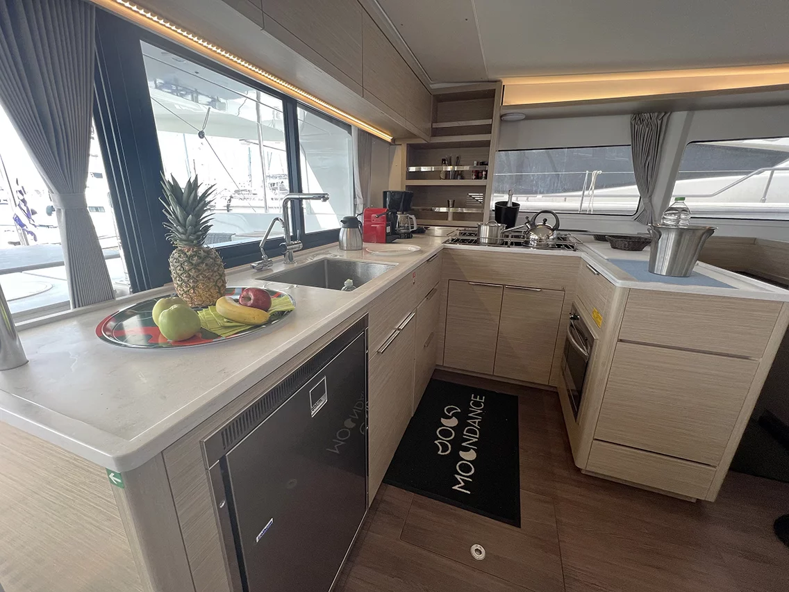 Lagoon 46 - 4 + 2 cab. (Moondance)  - 16