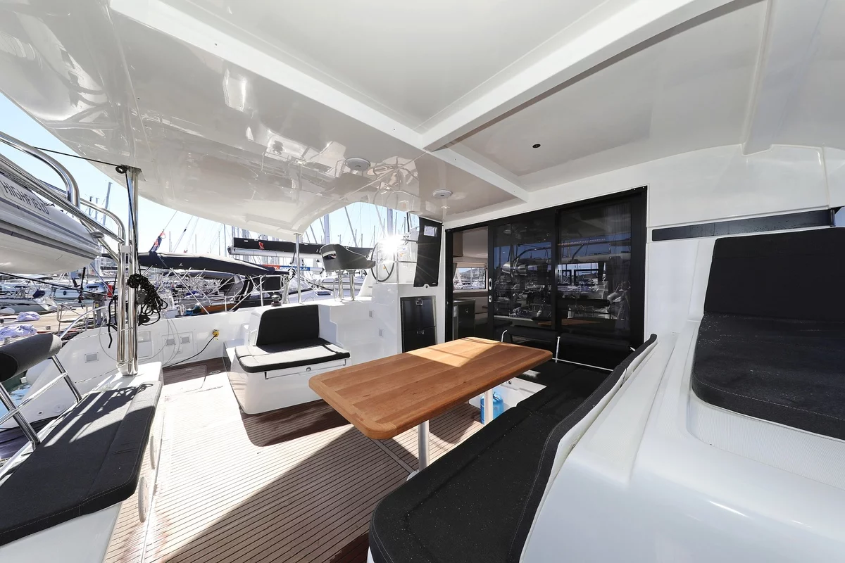 Lagoon 42 - 4 + 2 cab. (Sail la Vie)  - 8