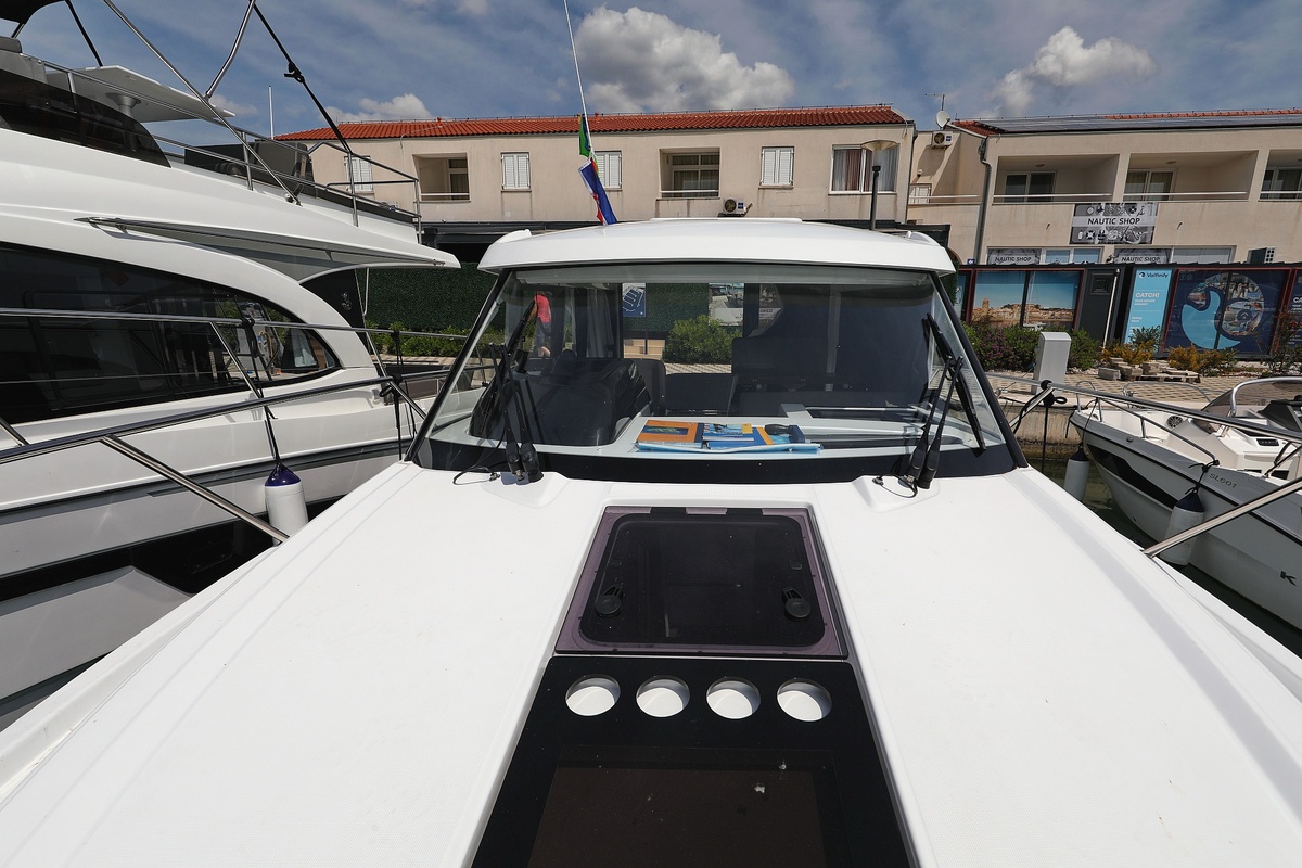 Photo #6 - Antares 9 OB (Aurora) in Pirovac - 36424