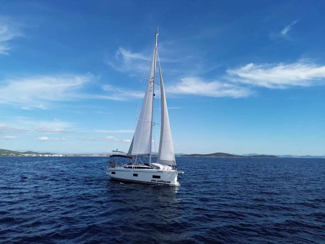 Bavaria C38 (Selene)  - 3