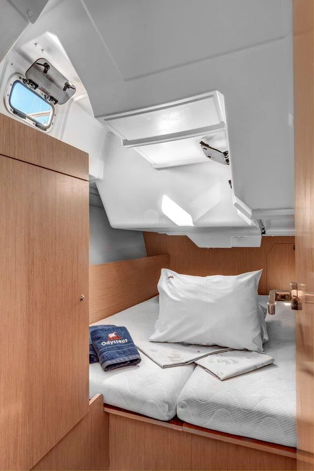 Oceanis 38.1 (Harmonia)  - 6