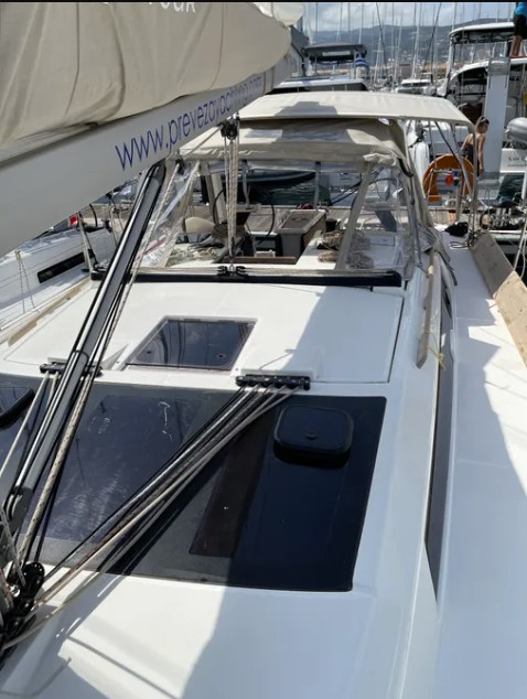 Dufour 390 GL — photo 11