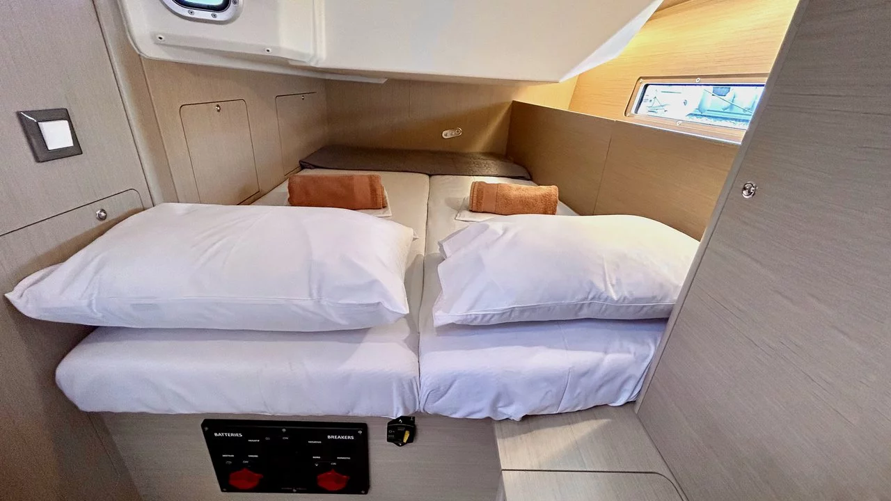Oceanis 40.1 (Valkyrie)  - 16
