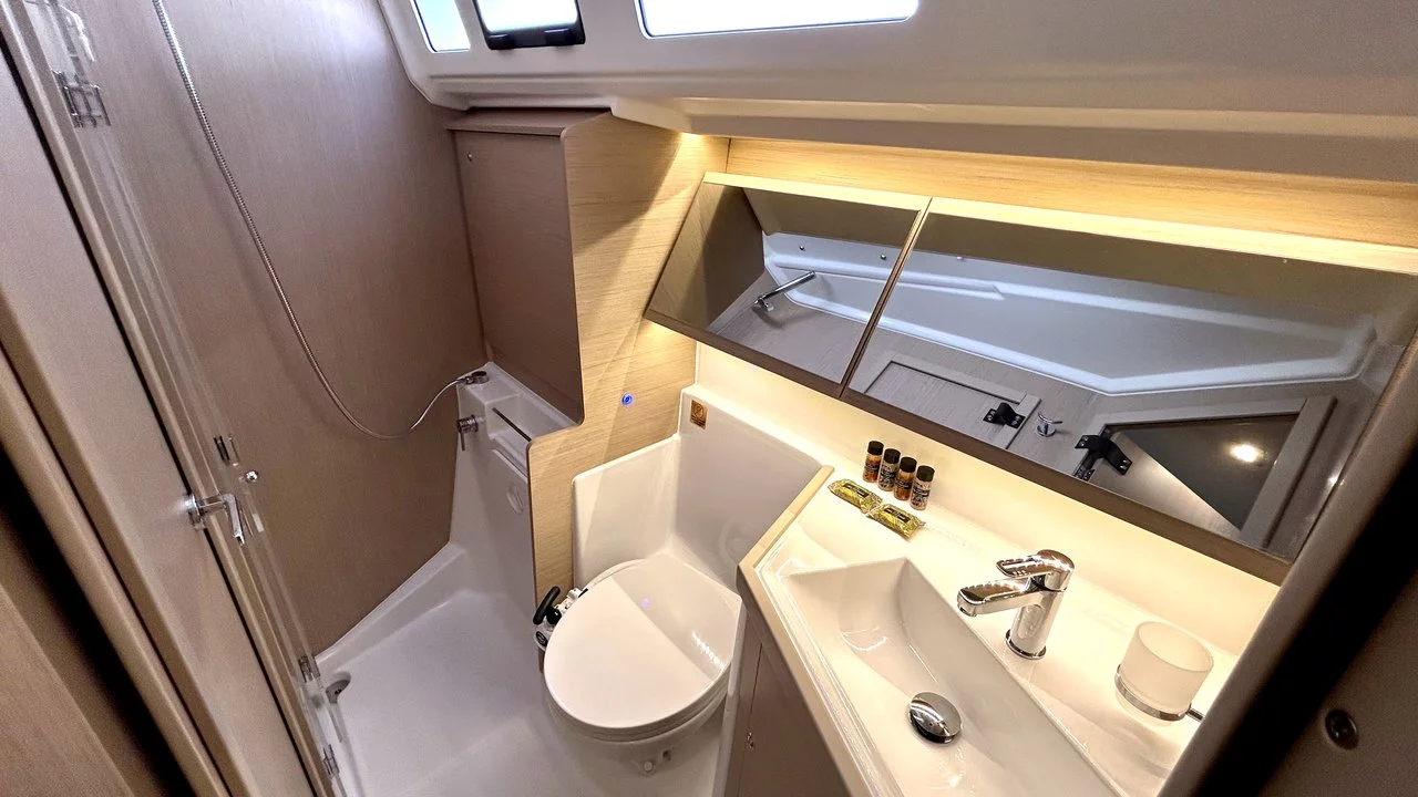 Oceanis 40.1 (Valkyrie)  - 17
