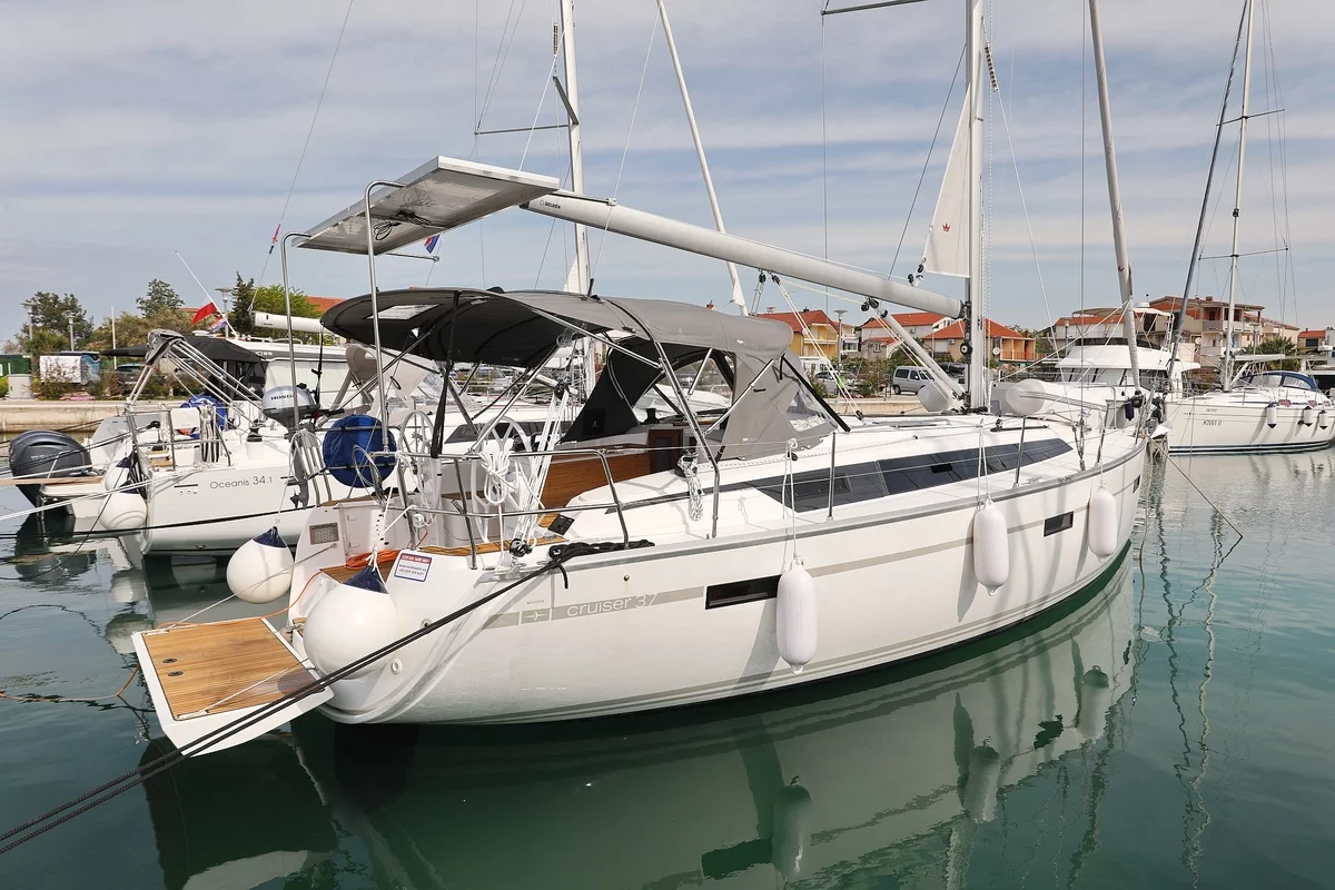 Bavaria Cruiser 37 - 3 cab. (AMore)  - 3
