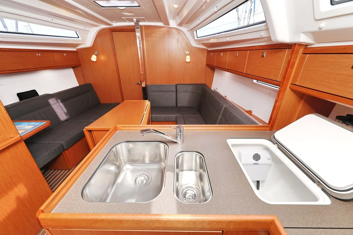 Bavaria Cruiser 37 - 3 cab. (AMore)  - 11
