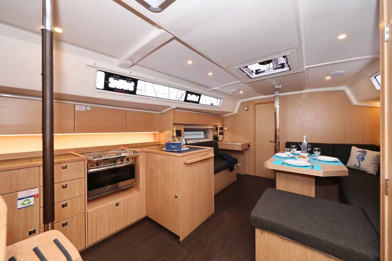 Bavaria C42 (Noana)  - 9
