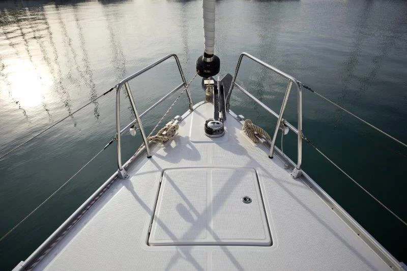 Bavaria Cruiser 46 - 4 cab. (Grey Sky)  - 10