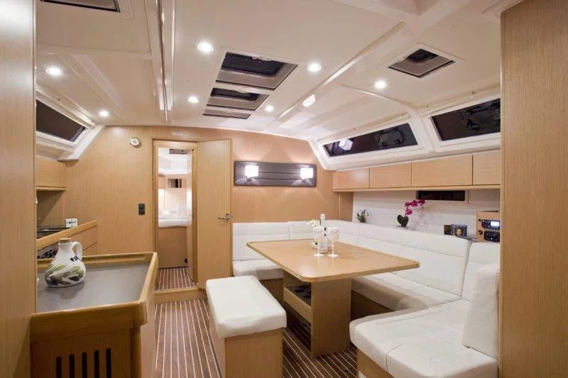 Bavaria Cruiser 46 - 4 cab. (Grey Sky)  - 15