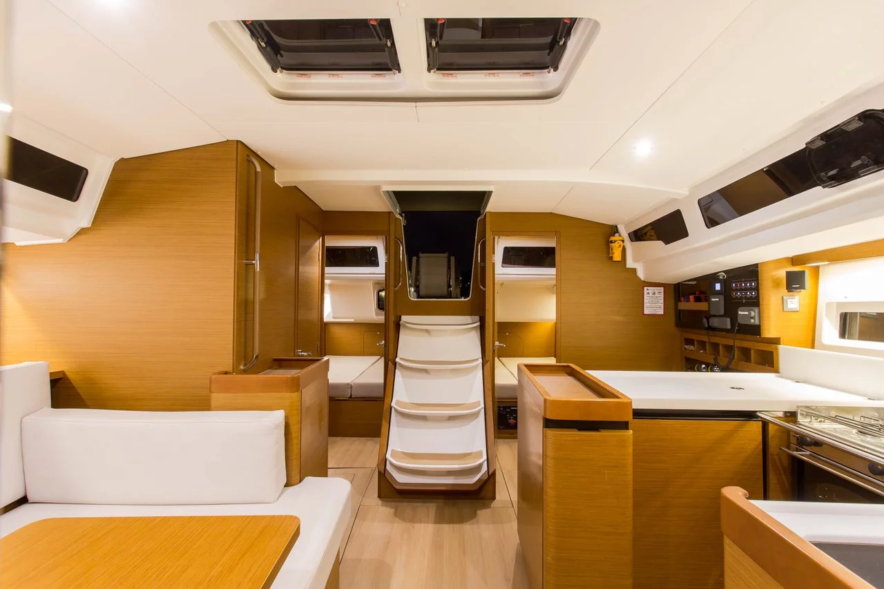 Sun Odyssey 440 (Ocean Song)  - 19