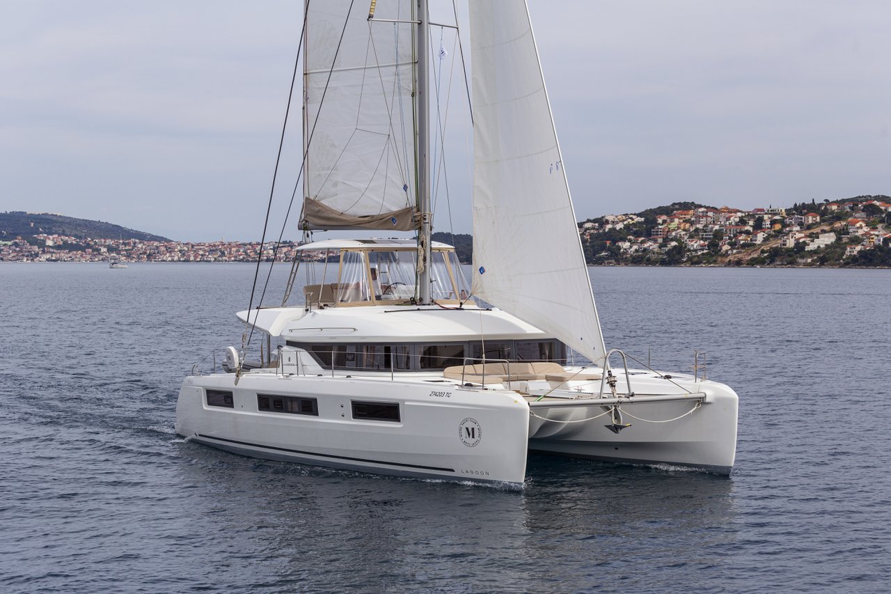Photo #1 - Lagoon 50 - 6 + 2 cab. (Sunshine) en Trogir - 36516
