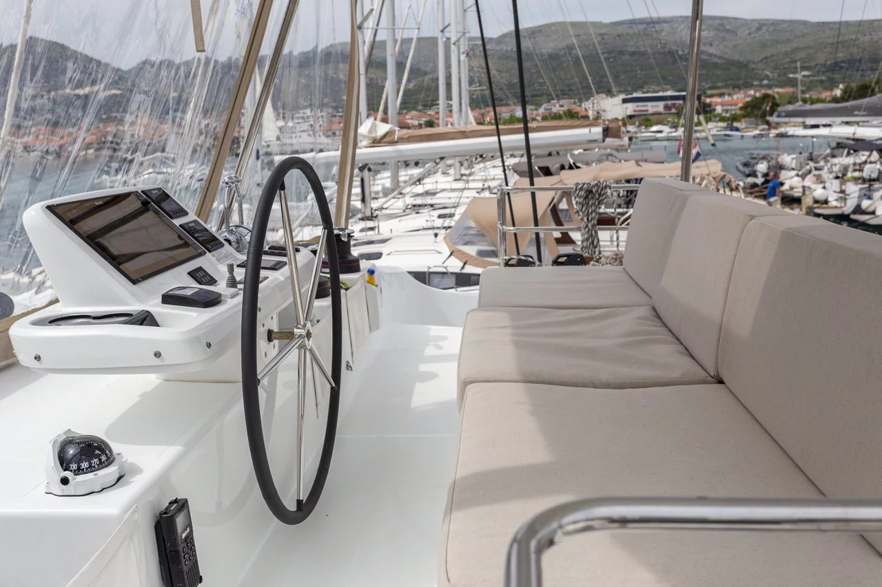 Lagoon 50 - 6 + 2 cab. (Sunshine)  - 18