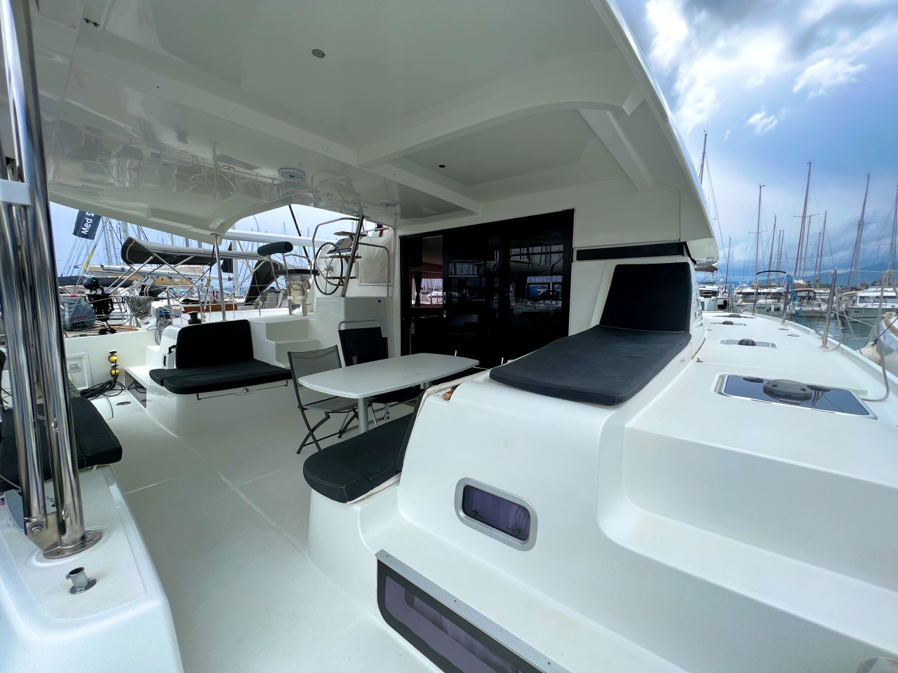 Photo #3 - Lagoon 42 - 4 + 2 cab. (Love Hunter) in Kastela - 36522