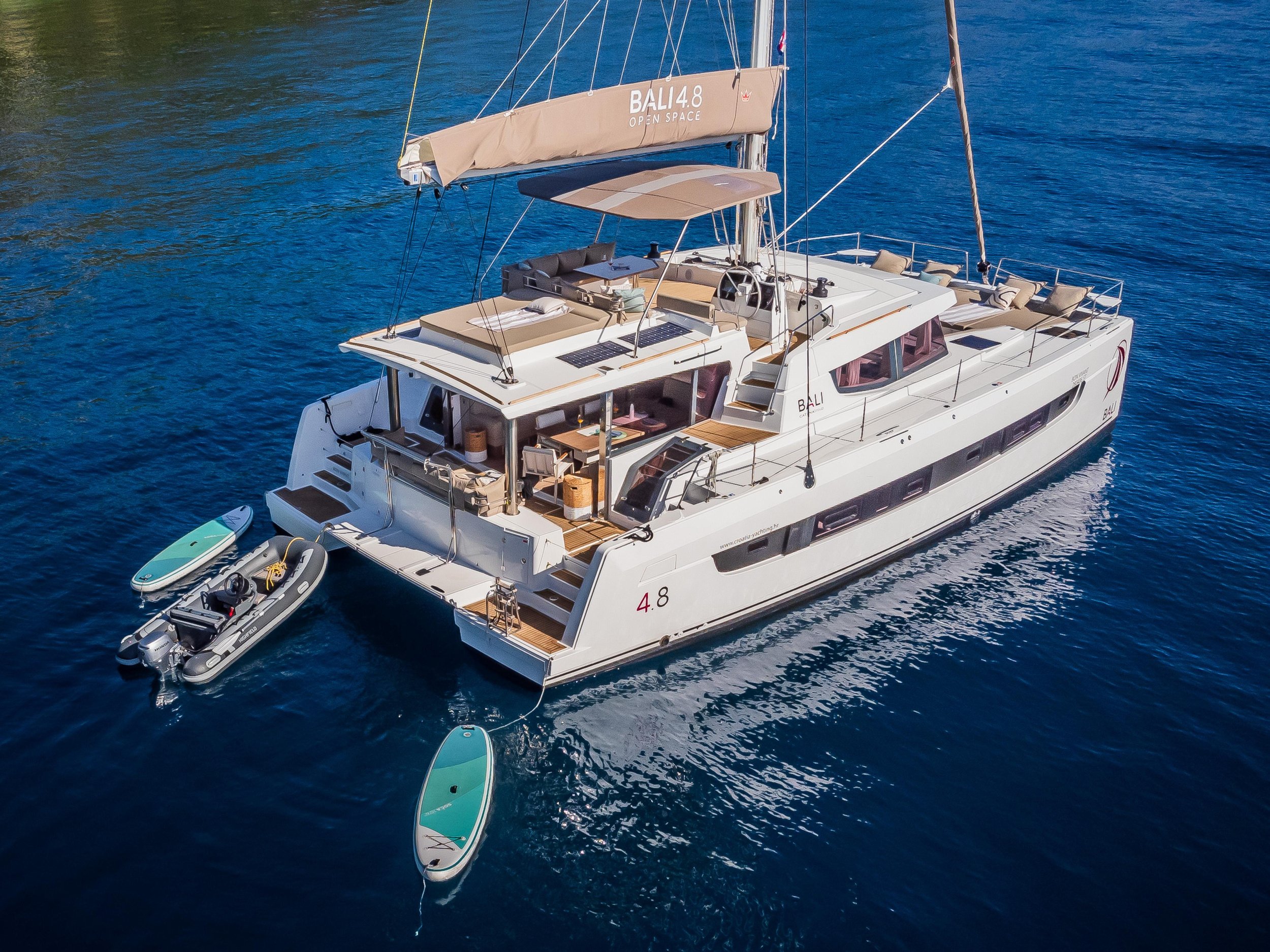 Photo #3 - Bali 4.8 - 5 + 2 cab (Bon Vivant) en Kastela - 36532