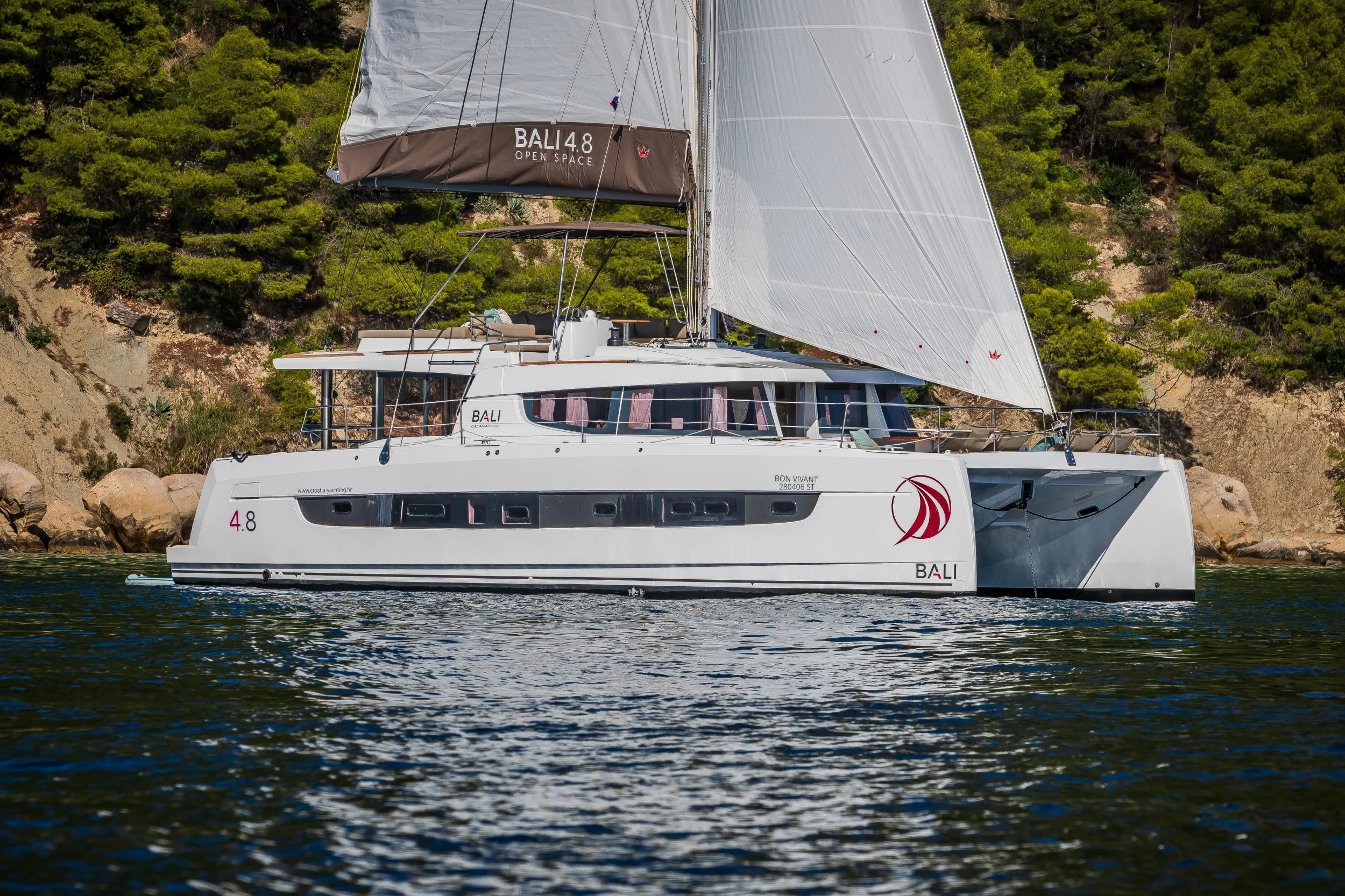 Bali 4.8 - 5 + 2 cab (Bon Vivant)  - 3
