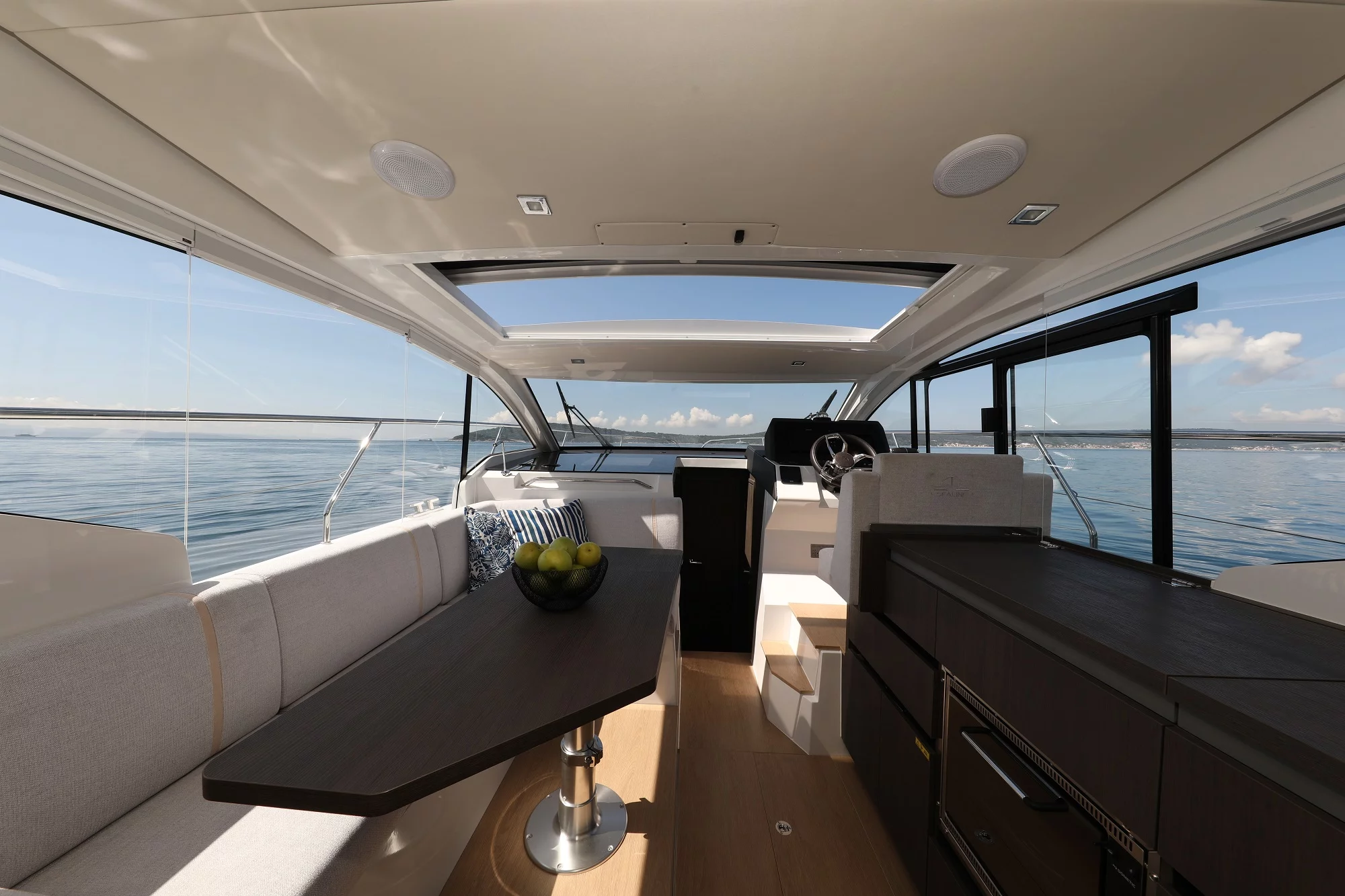 Sealine C335V (Stormi)  - 18