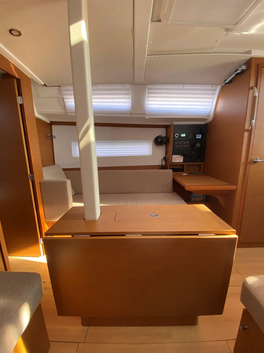 Sun Odyssey 380 (4 elli)  - 8