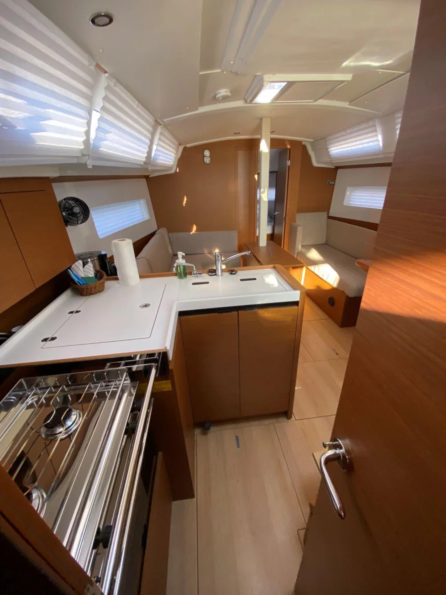 Sun Odyssey 380 (4 elli)  - 10