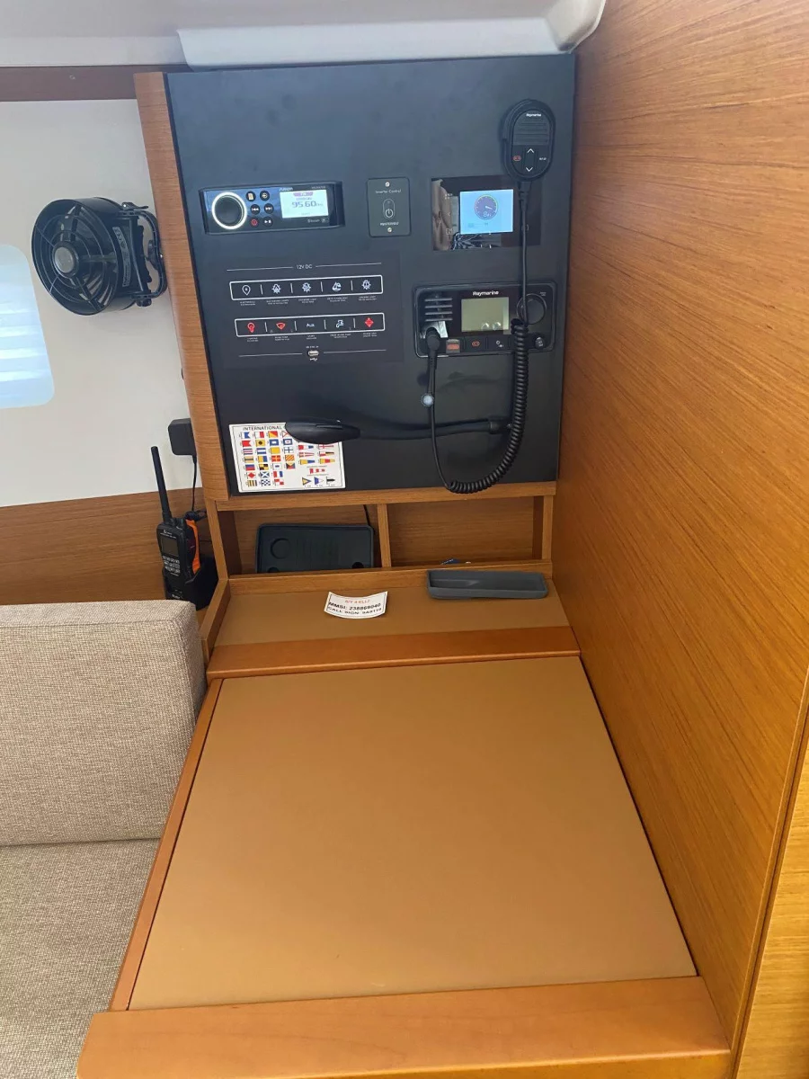 Sun Odyssey 380 (4 elli)  - 11